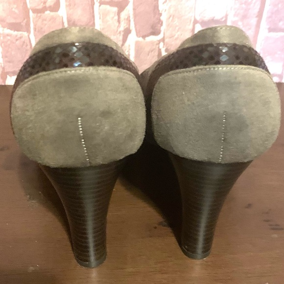 🔴Taupe Faux Suede Open Toe Pumps - Picture 5 of 9